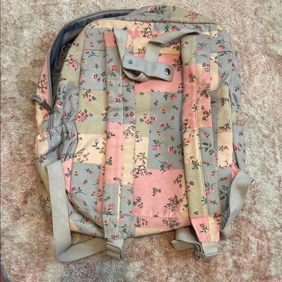 Floral Patchwork Backpack - Picture 2 of 4